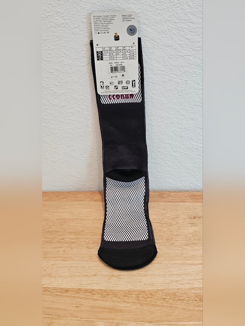 NWT FBF LeBron James Cleveland Cavaliers NBA Crew Socks, Men's Size 10-13 - Picture 4 of 4